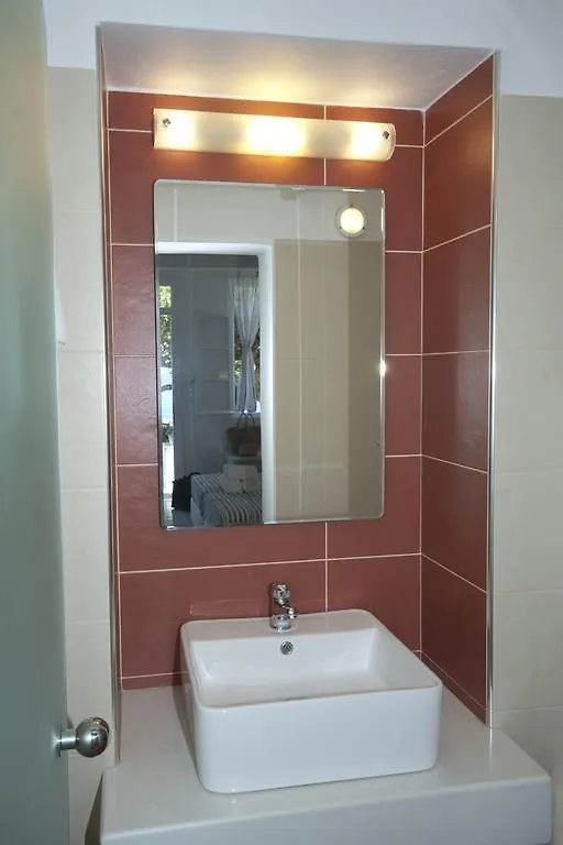Asimina Hotel Tourlos 2*,  Greece
