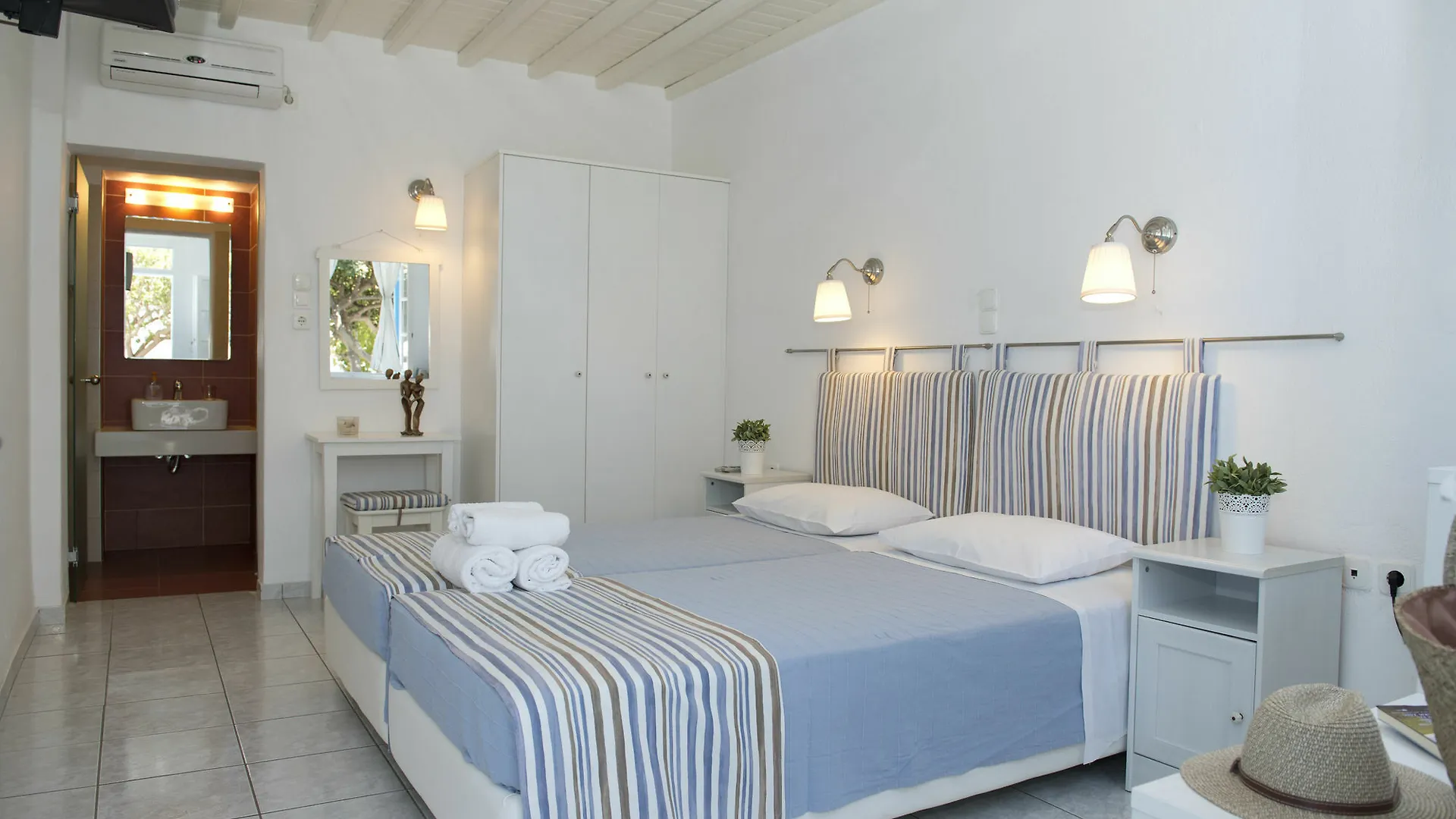 Asimina Hotel Tourlos 2*,  Greece